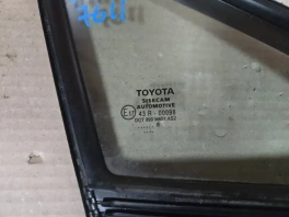 Форточка двери toyota c-hr  2016-2023 перед. прав.