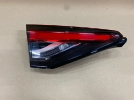 Фонарь в крышку багажника toyota corolla e210  2020- задн. лев.