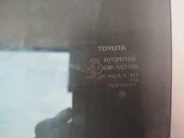 Стекло двери toyota rav4 50 xa50 2018- задн. лев.