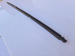 Бархотка двери toyota corolla e210  2020- задн. прав.