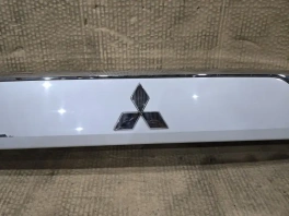 Накладка крышки багажника mitsubishi outlander 3 gf 2012-2022  