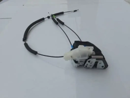 Замок двери toyota c-hr  2020- задн. лев.