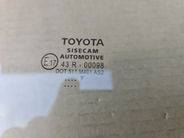 Стекло двери toyota c-hr  2020- перед. прав.