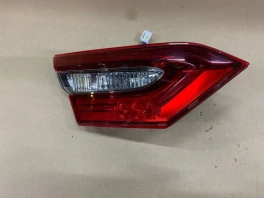 Фонарь в крышку багажника toyota camry 70 xv70 2017-2023 задн. лев.